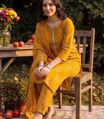Women Ethnic Motifs Printed Regular Gotta Patti Linen Kurta with Trousers & With Dupatta