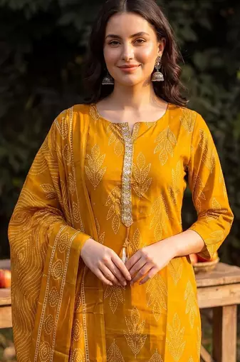 Women Ethnic Motifs Printed Regular Gotta Patti Linen Kurta with Trousers & With Dupatta