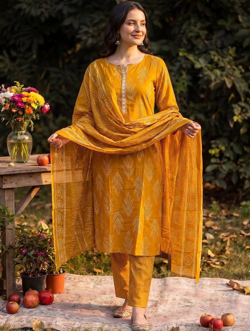Women Ethnic Motifs Printed Regular Gotta Patti Linen Kurta with Trousers & With Dupatta