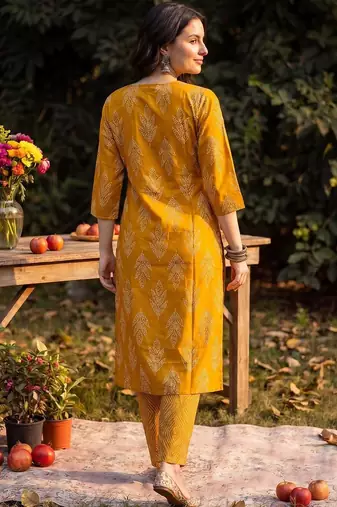 Women Ethnic Motifs Printed Regular Gotta Patti Linen Kurta with Trousers & With Dupatta