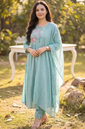 Women Floral Embroidered Thread Work Pure Cotton Kurta With Trousers & Dupatta