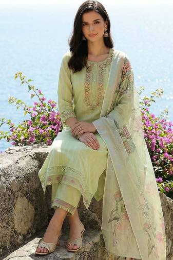 Women Floral Embroidered Regular Thread Work Pure Cotton Kurta with Trousers & With Dupatta