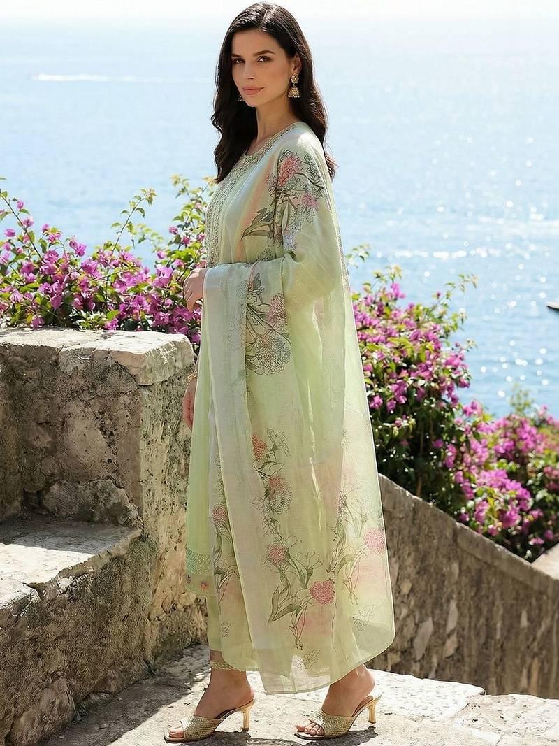 Women Floral Embroidered Regular Thread Work Pure Cotton Kurta with Trousers & With Dupatta