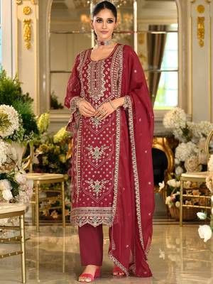 Ethnic Motifs Embroidered Zari Organza Straight Kurta & Trousers With Dupatta 4