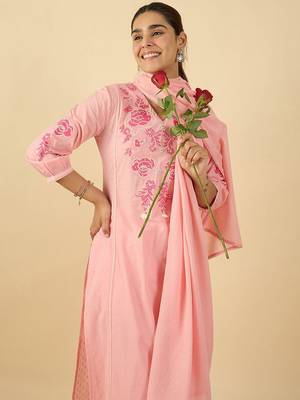 Women Floral Embroidered Panelled Thread Work Kurta with Trousers & Dupatta 1
