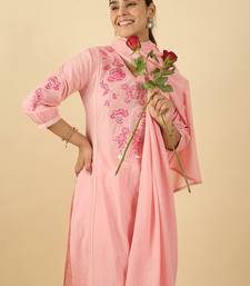 Women Floral Embroidered Panelled Thread Work Kurta with Trousers & Dupatta