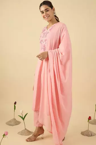 Women Floral Embroidered Panelled Thread Work Kurta with Trousers & Dupatta