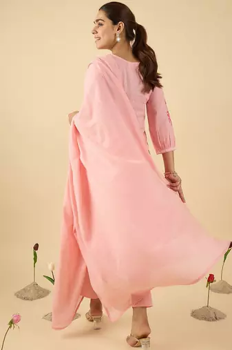 Women Floral Embroidered Panelled Thread Work Kurta with Trousers & Dupatta