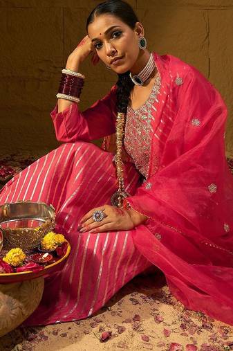 Leheriya Embroidered Thread Work Chanderi Silk Kurta With Trousers & Dupatta