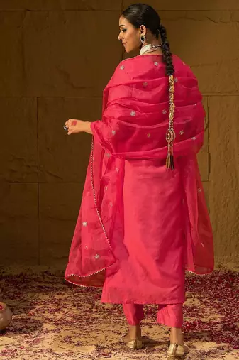 Leheriya Embroidered Thread Work Chanderi Silk Kurta With Trousers & Dupatta