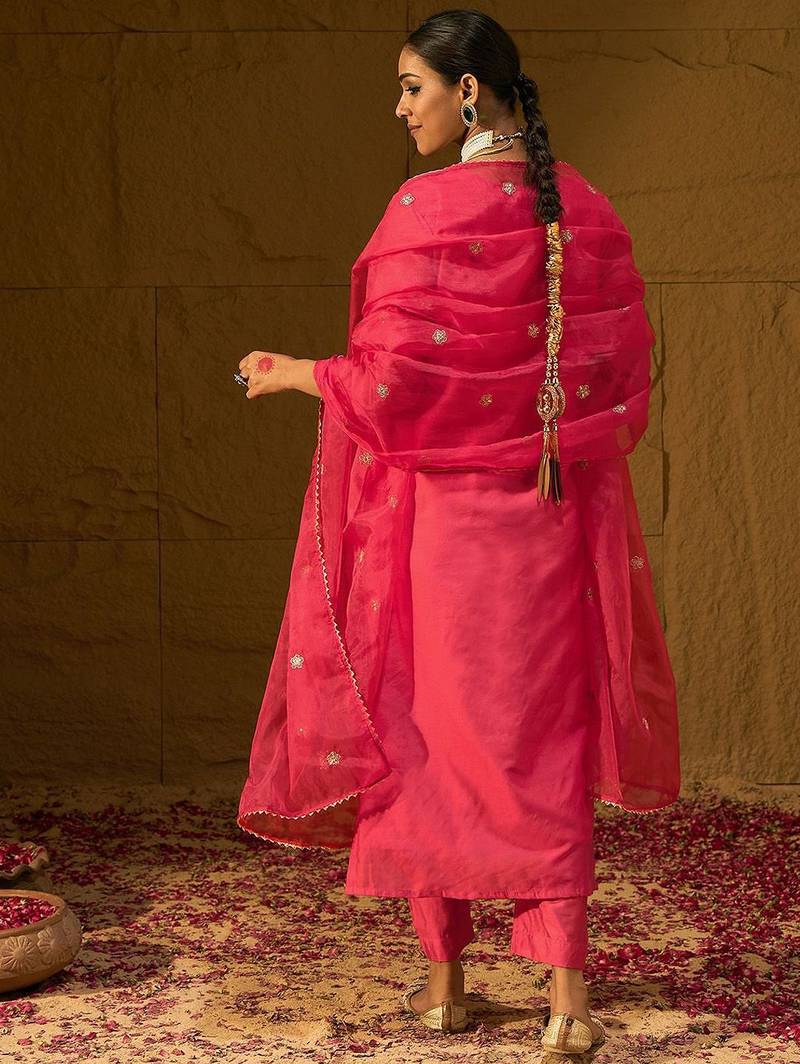 Leheriya Embroidered Thread Work Chanderi Silk Kurta With Trousers & Dupatta