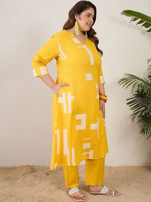Plus Size Yellow Printed A-Line Kurta Trousers Set 5