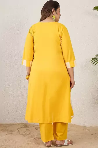 Plus Size Yellow Printed A-Line Kurta Trousers Set