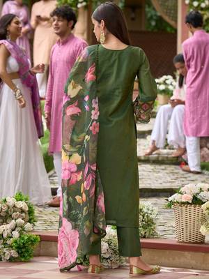 Women Floral Embroidered Panelled Thread Work Kurta with Trousers & With Dupatta 4