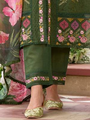 Women Floral Embroidered Panelled Thread Work Kurta with Trousers & With Dupatta 6