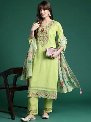 Floral Embroidered Thread Work Linen Kurta with Trousers & Dupatta 1
