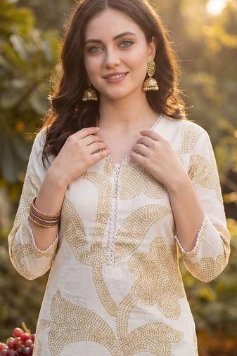 Women Floral Printed Regular Pure Cotton Kurta with Trousers