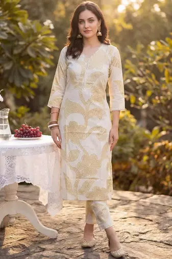 Women Floral Printed Regular Pure Cotton Kurta with Trousers