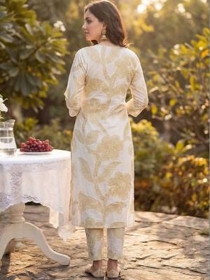 Women Floral Printed Regular Pure Cotton Kurta with Trousers 4