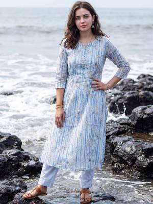 Women Ethnic Motifs Printed Regular Beads and Stones Pure Cotton Kurta with Trousers 5