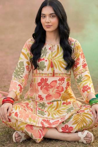 Floral Printed Round Neck Kurta With Trouser