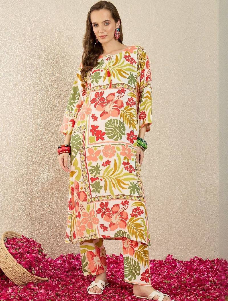 Floral Printed Round Neck Kurta With Trouser