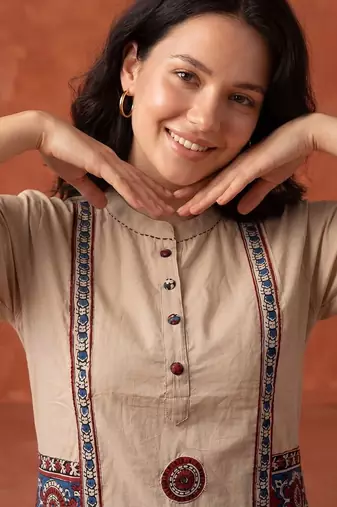 Women Ethnic Motifs Embroidered Regular Thread Work Pure Cotton Kurta with Trousers