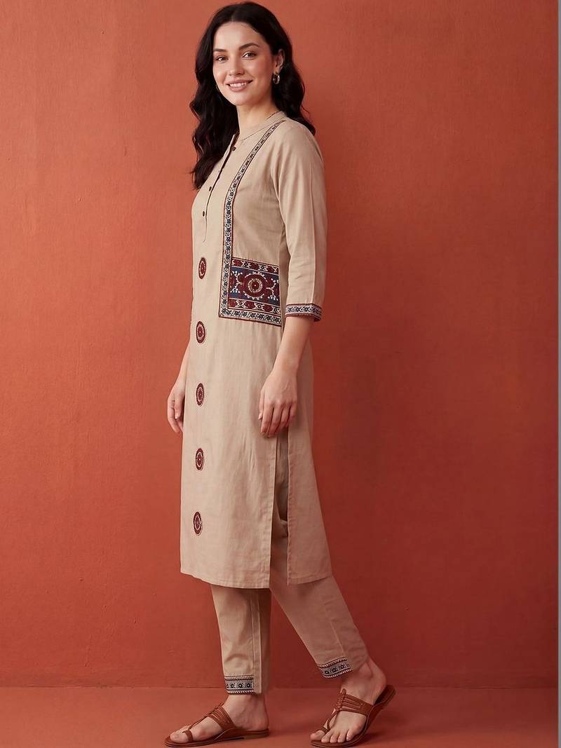 Women Ethnic Motifs Embroidered Regular Thread Work Pure Cotton Kurta with Trousers