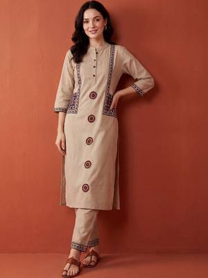 Women Ethnic Motifs Embroidered Regular Thread Work Pure Cotton Kurta with Trousers 6