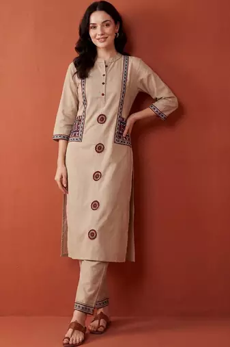 Women Ethnic Motifs Embroidered Regular Thread Work Pure Cotton Kurta with Trousers