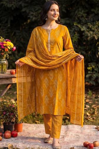 Women Ethnic Motifs Printed Regular Linen Kurta with Trousers & With Dupatta