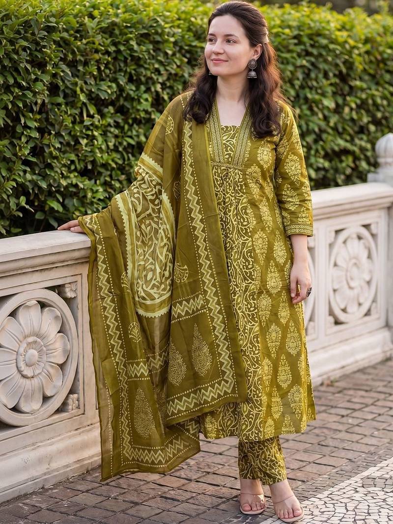 Women Ethnic Motifs Printed Regular Pure Cotton Kurta with Trousers & With Dupatta