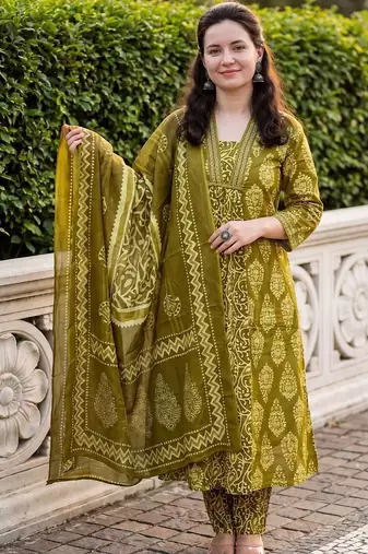 Women Ethnic Motifs Printed Regular Pure Cotton Kurta with Trousers & With Dupatta