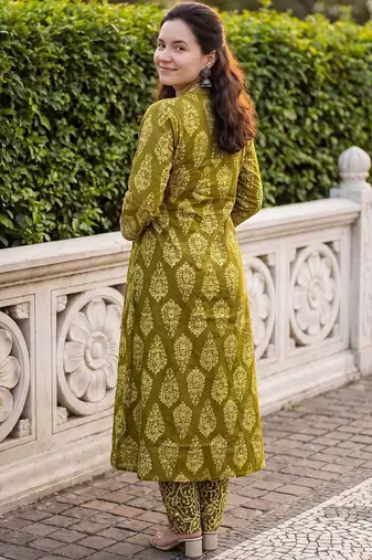 Women Ethnic Motifs Printed Regular Pure Cotton Kurta with Trousers & With Dupatta