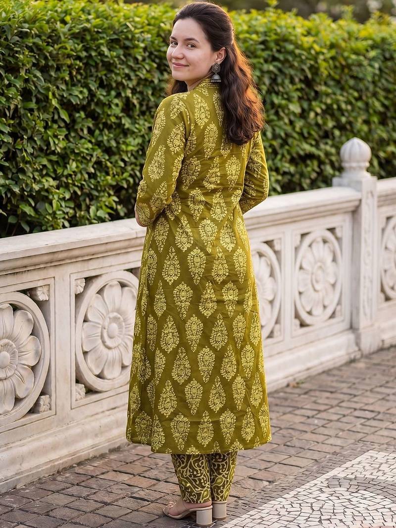 Women Ethnic Motifs Printed Regular Pure Cotton Kurta with Trousers & With Dupatta