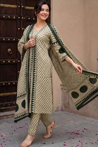 Women Printed Regular Pure Cotton Kurta with Trousers & With Dupatta