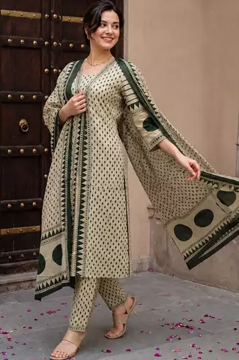Women Printed Regular Pure Cotton Kurta with Trousers & With Dupatta