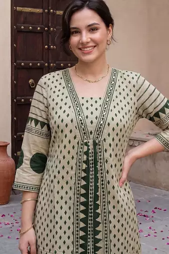Women Printed Regular Pure Cotton Kurta with Trousers & With Dupatta