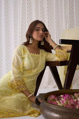 Floral Embroidered V-Neck Thread Work Pure Cotton Kurta with Trousers & Dupatta