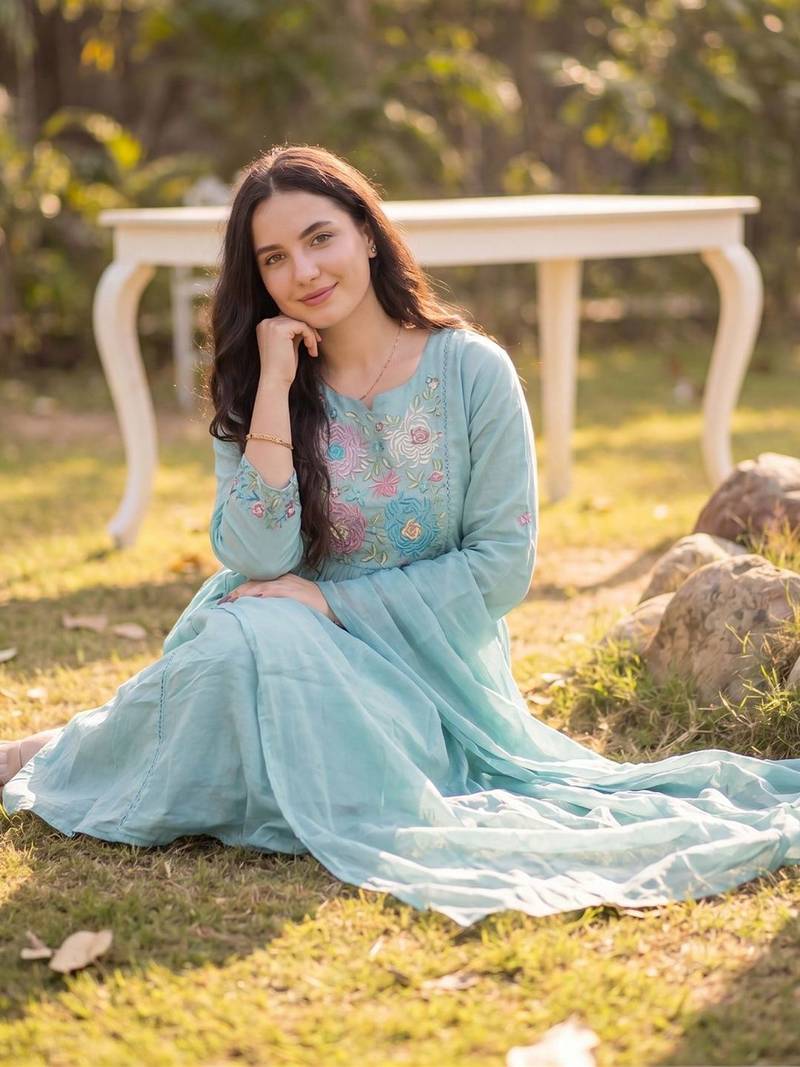 Women Floral Embroidered Panelled Thread Work Pure Cotton Kurta with Trousers & With Dupatta