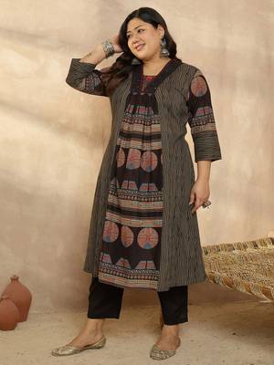 Plus Size Multi Printed A-Line Kurta Trousers Set 1