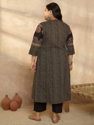 Plus Size Multi Printed A-Line Kurta Trousers Set 3