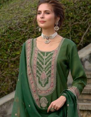 Ethnic Motifs Yoke Design Straight Kurta with Trousers & Dupatta 1