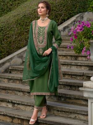 Ethnic Motifs Yoke Design Straight Kurta with Trousers & Dupatta 4