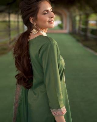 Ethnic Motifs Yoke Design Straight Kurta with Trousers & Dupatta 5