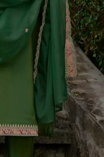 Ethnic Motifs Yoke Design Straight Kurta with Trousers & Dupatta