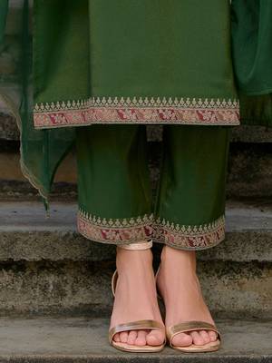 Ethnic Motifs Yoke Design Straight Kurta with Trousers & Dupatta 7