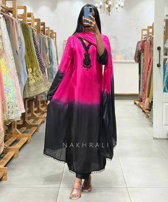 Pink & black crepe silk beads sequence kurta pant set with dupatta 5