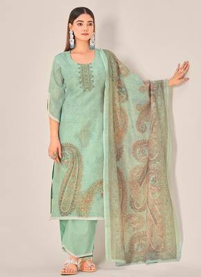 Green linen printed hand embroidery kurta set with dupatta 3