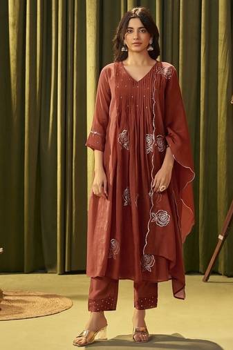 Red chanderi silk printed hand embroidery kurta set with dupatta